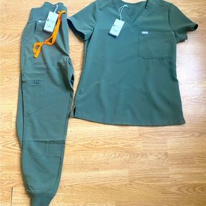 Figs Moss colored scrubs set. XS top, XS petite joggers. NWT, never worn.